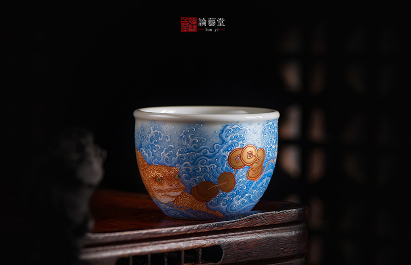矾红珐琅《金蟾献瑞》
